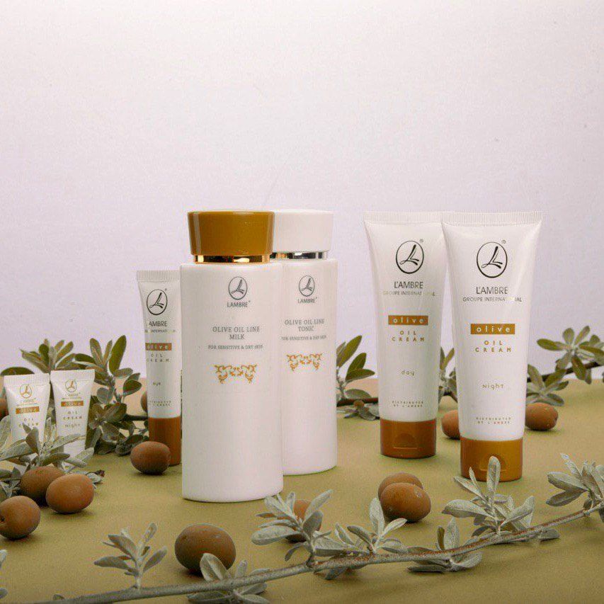 Крем денний зволожуючий OLIVE OIL DAY CREAM - LAMBRE - Україна
