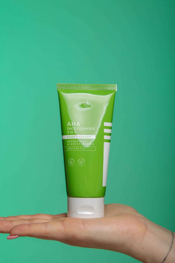 Отшелушивающий и очищающий гель с АНА-кислотами 3 в 1 AHA FACE Cleanser 3 in 1