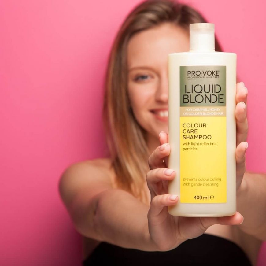 Шампунь для догляду за волоссям теплих відтінків блонд PRO: VOKE Liquid Blonde Colour Care Shampoo