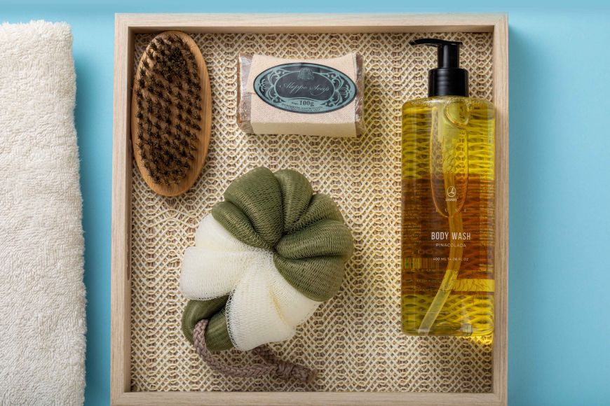 Гель для душу з ароматом піна колади LUXE BODY WASH PINAСOLADA LAMBRE®400 ml